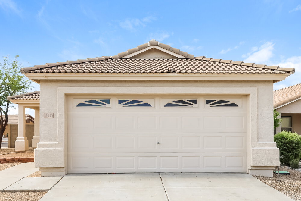 11335 W Crestbrook Dr Surprise, AZ 85378 photo 2