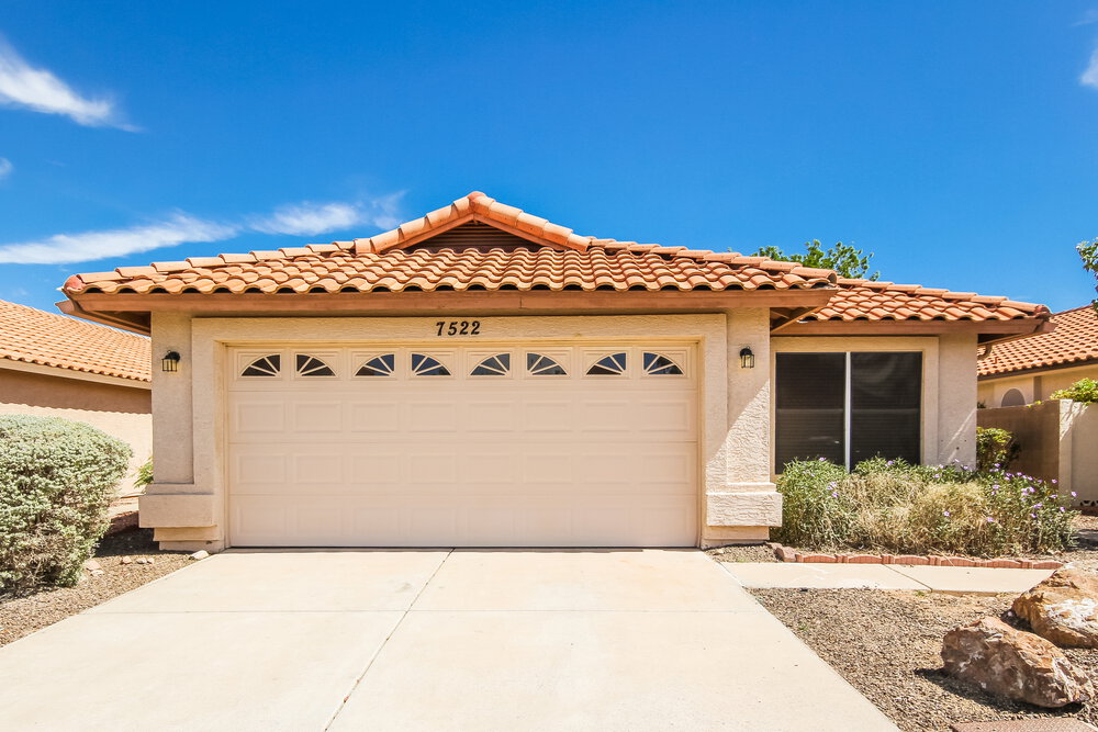 7522 W Kerry Ln Glendale, AZ 85308 photo 2