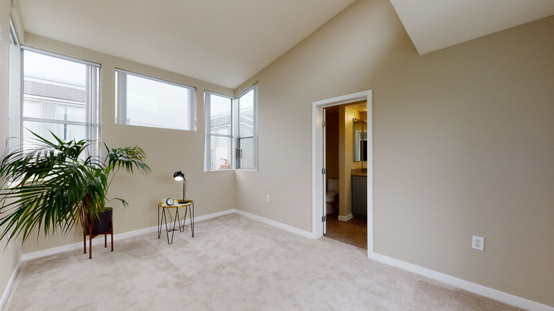 Charming Two Bedroom House photo 3