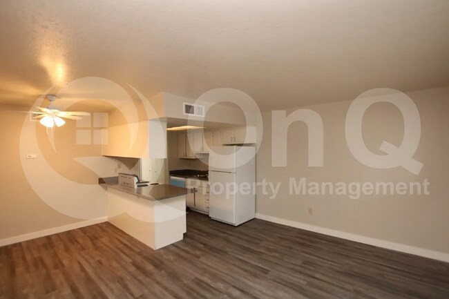 3004 E Waltann Ln Phoenix, AZ 85032 photo 2