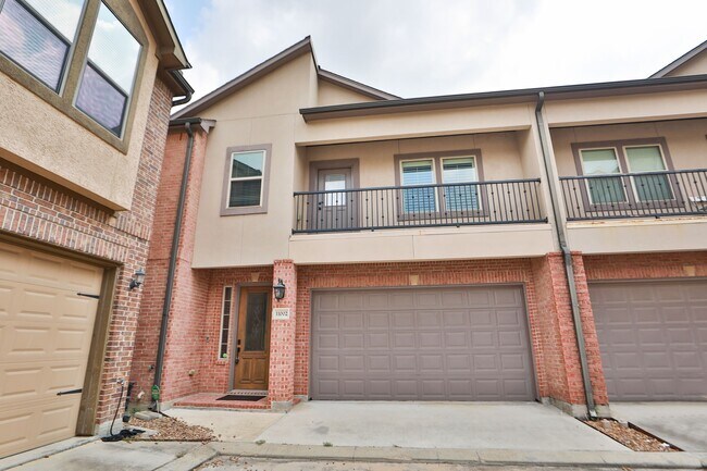 11002 Upland Forest Drive, Houston, TX 77043 photo 2