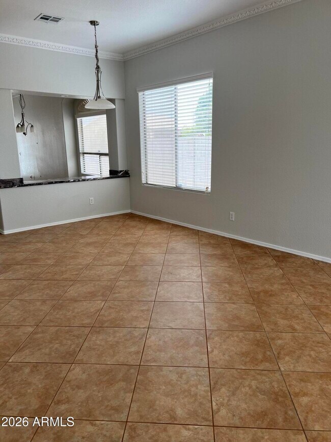 407 W Helena Dr Phoenix, AZ 85023 photo 5