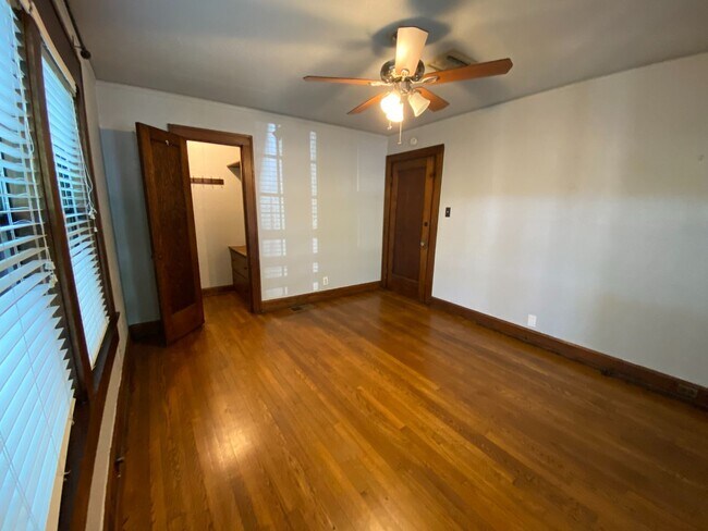 2830 San Gabriel St Austin, TX 78705 photo 3