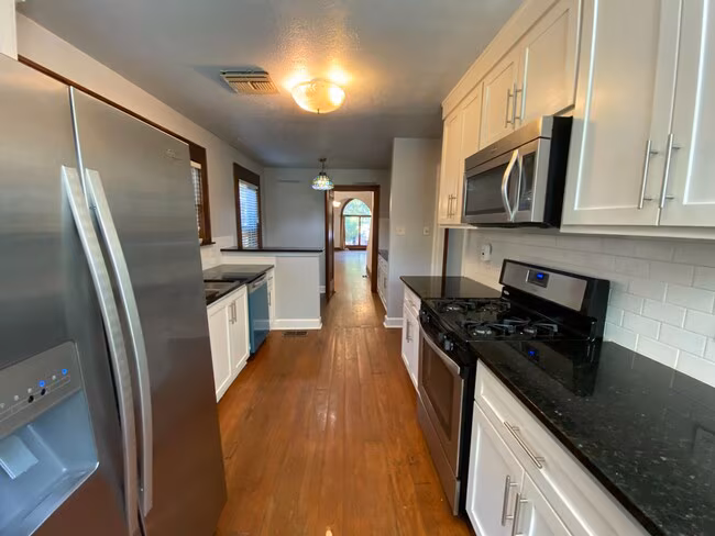 2830 San Gabriel St Austin, TX 78705 photo 4