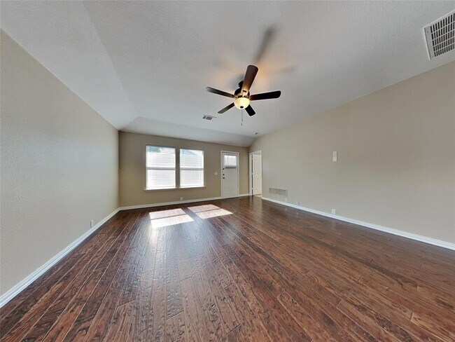 8624 Tumbleweed Drive, Aubrey, TX 76227 photo 3