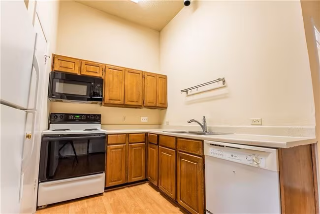 2216 San Gabriel St Austin, TX 78705 photo 4