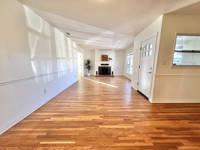 6165 Blain Pl La Mesa, CA 91942 photo 4