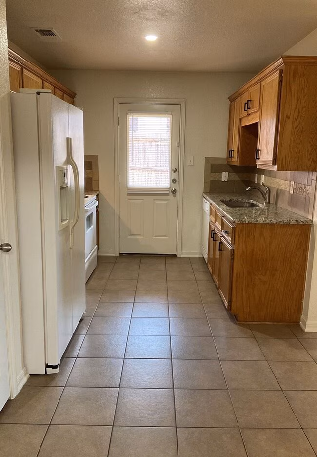 1403 Cinch Dr Killeen, TX 76549 photo 4