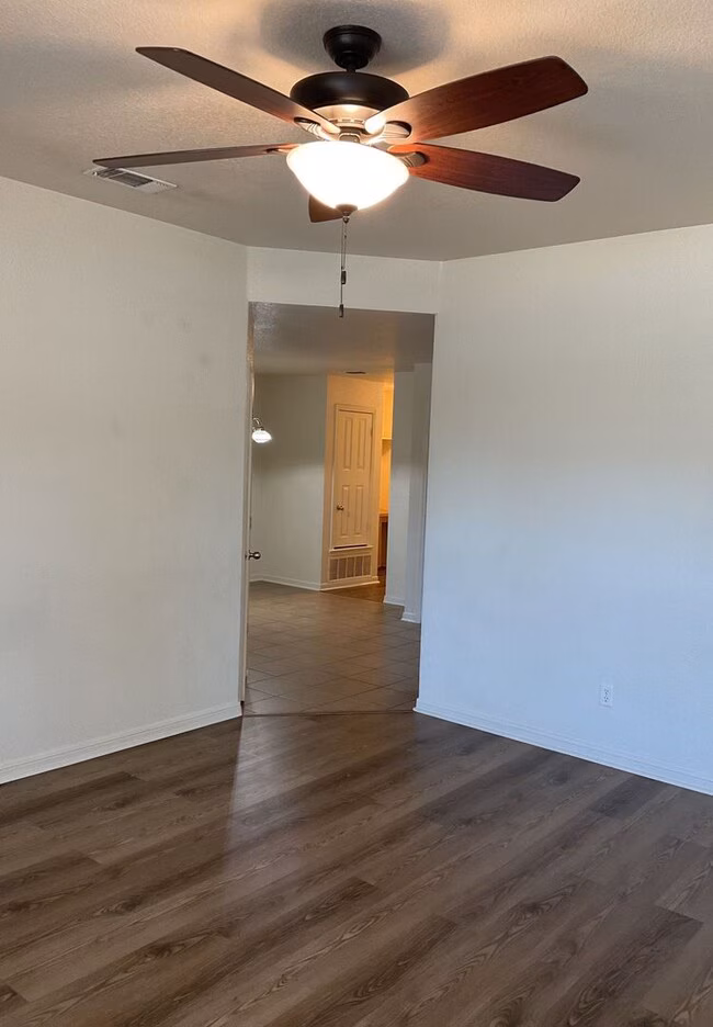 1403 Cinch Dr Killeen, TX 76549 photo 3