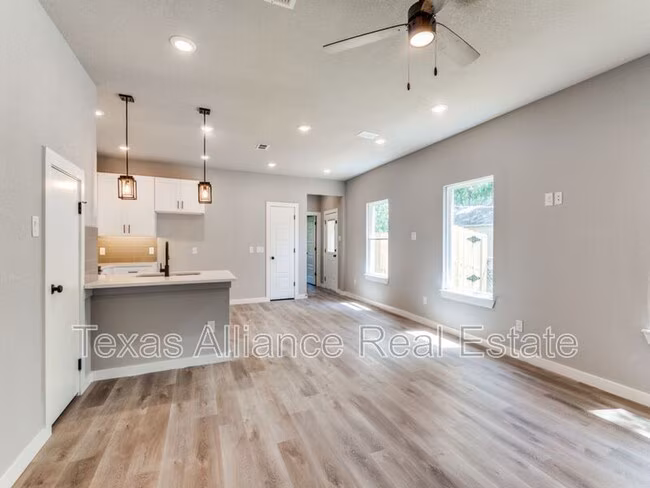 3628-3630 Frazier Court photo 5