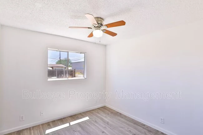 1417 E Southern Ave. photo 4