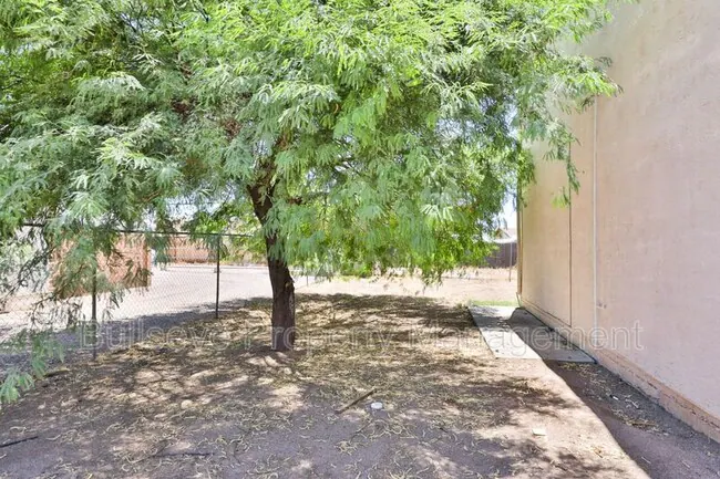 1417 E Southern Ave. photo 3