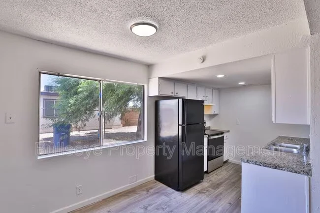 1417 E Southern Ave. photo 5