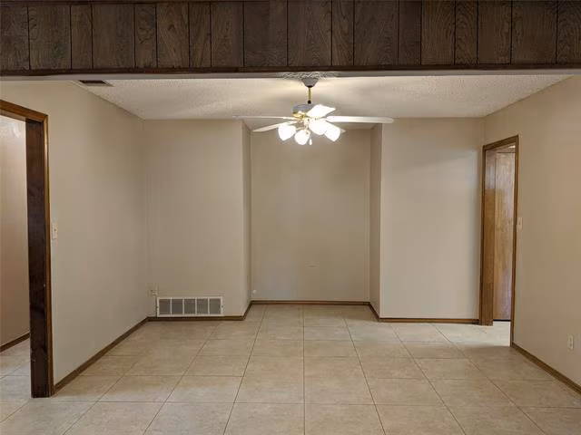 204 Bremen Drive, Hurst, TX 76054 photo 5