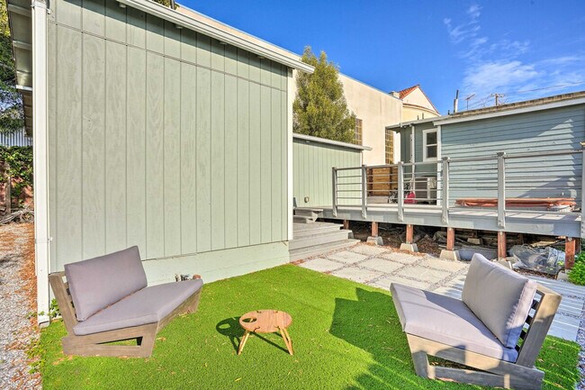 2715 MacArthur Blvd Oakland, CA 94602 photo 4