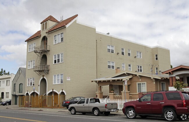 5142 Bancroft Avenue, Oakland, CA 94601 photo 3