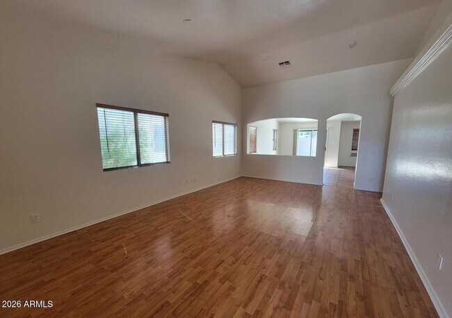 3133 W Huntington Dr Phoenix, AZ 85041 photo 3