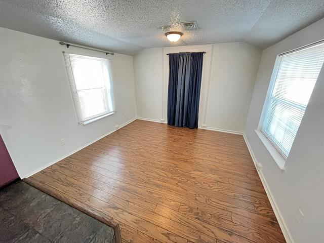 923 N 9th St Midlothian, TX 76065 photo 3