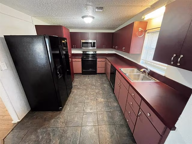 923 N 9th St Midlothian, TX 76065 photo 5