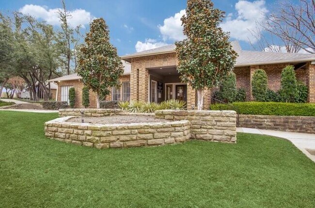 2301 Ave H East Grand Prairie, TX 75050 photo 5