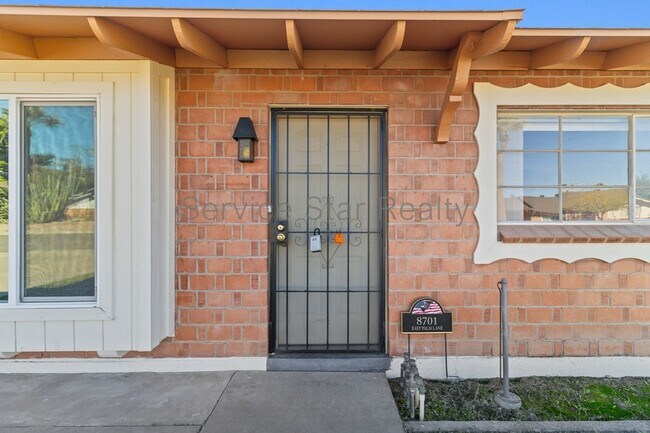 8701 E Palm Ln Scottsdale, AZ 85257 photo 3