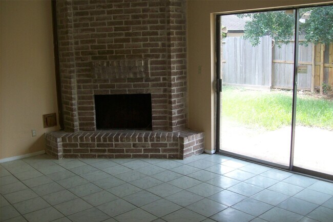 10526 Crescent Moon Drive, Houston, TX 77064 photo 5