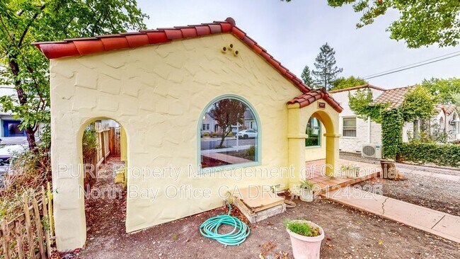 737 Oak St Santa Rosa, CA 95404 photo 3