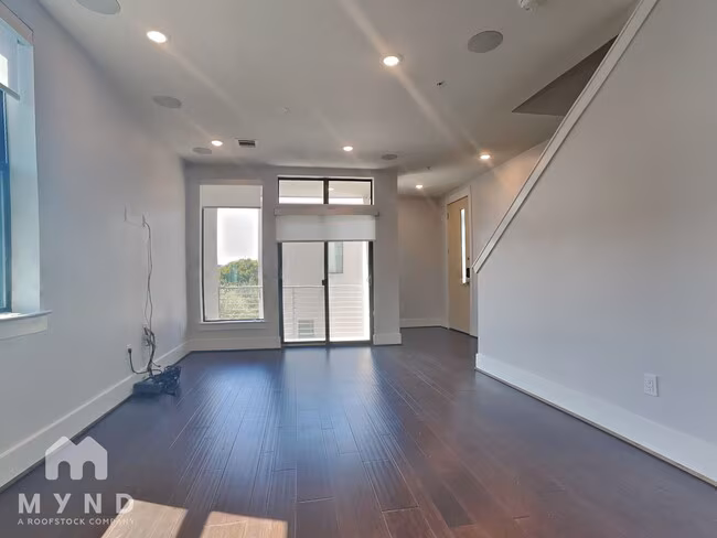 2401 Crawford St Houston, TX 77004 photo 4