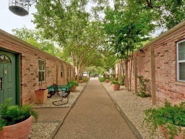2906 Windsor Rd Austin, TX 78703 photo 3