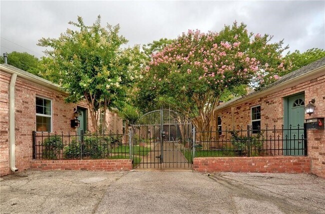 2906 Windsor Rd Austin, TX 78703 photo 4