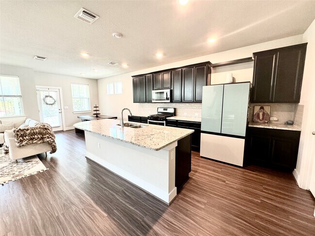 7103 Silver Star Ln Austin, TX 78744 photo 5