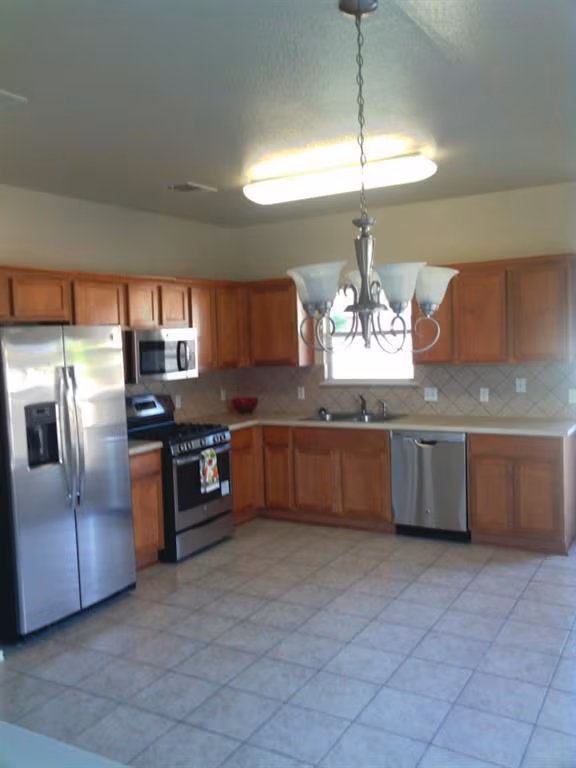 BEAUTIFUL 4 BEDROOMS / 2 BATH HOME IN SETTLERS CROSSING photo 4