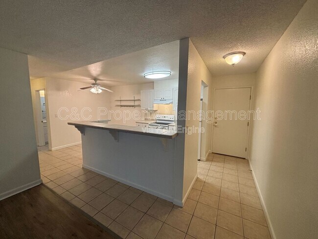 466 Crescent St Oakland, CA 94610 photo 3