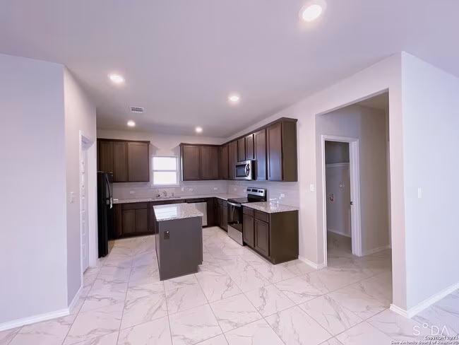 7722 Abbey Pl San Antonio, TX 78218 photo 4