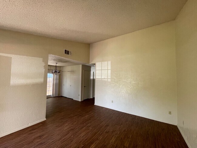 7902 Brodie Ln Austin, TX 78745 photo 5