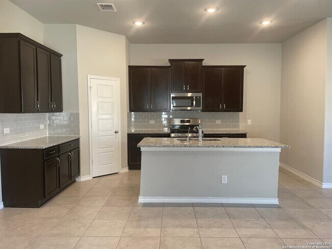 13420 Sendero Roble San Antonio, TX 78253 photo 5