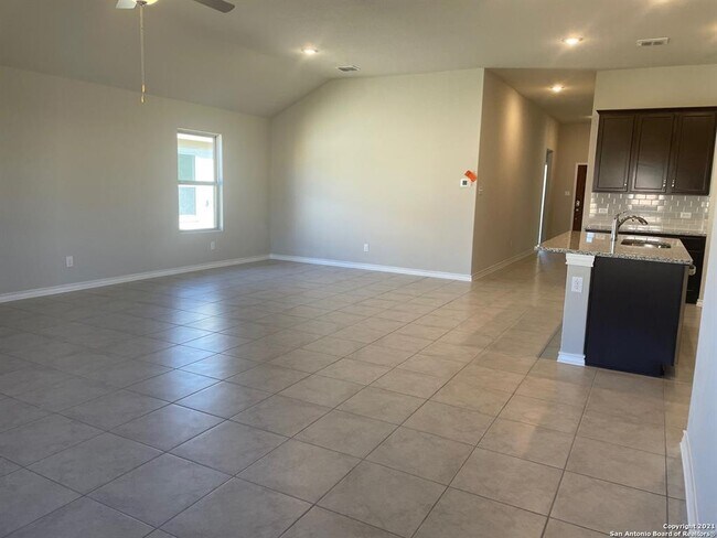 13420 Sendero Roble San Antonio, TX 78253 photo 4