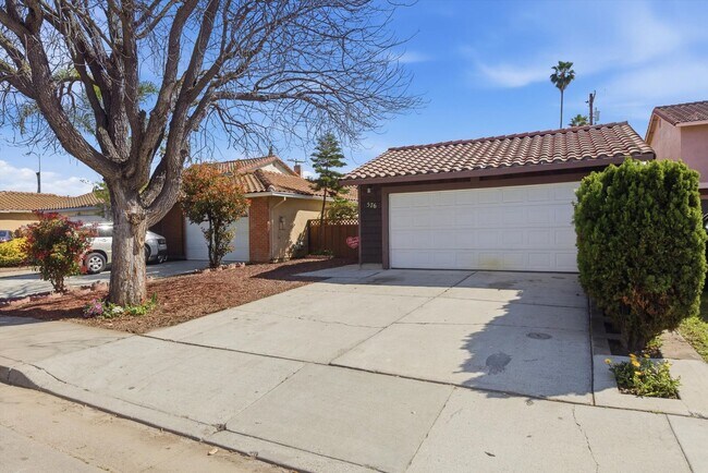 576 Mekler Dr San Jose, CA 95111 photo 2