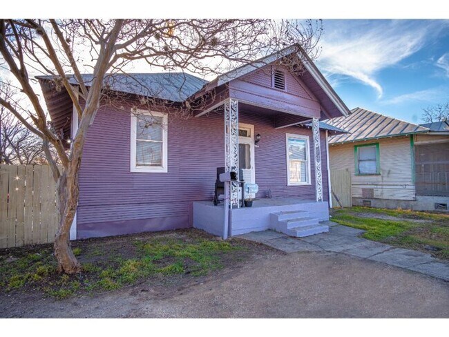 4115 S Presa St San Antonio, TX 78223 photo 3