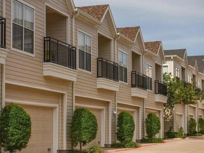 6740 Davidson St The Colony, TX 75056 photo 3