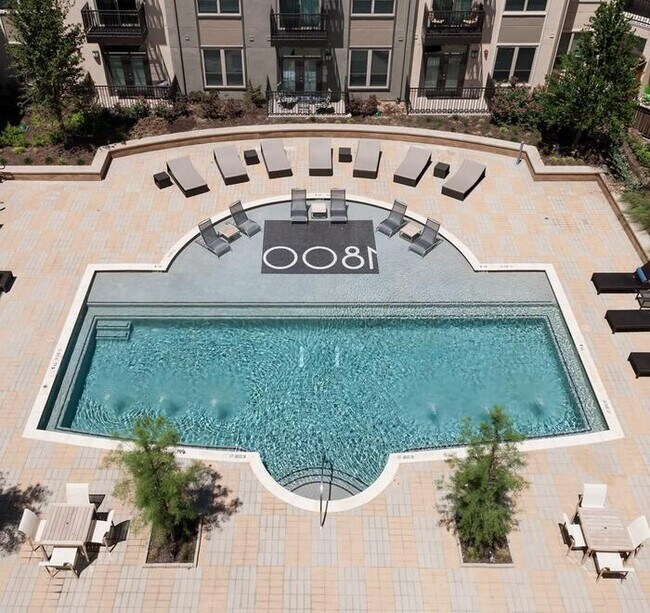 1800 Broadway St San Antonio, TX 78215 photo 3