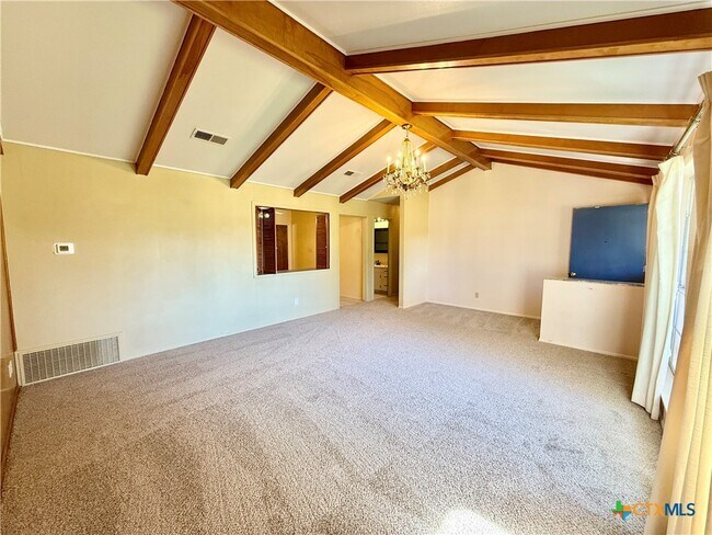 1050 Elizabeth Ave New Braunfels, TX 78130 photo 5