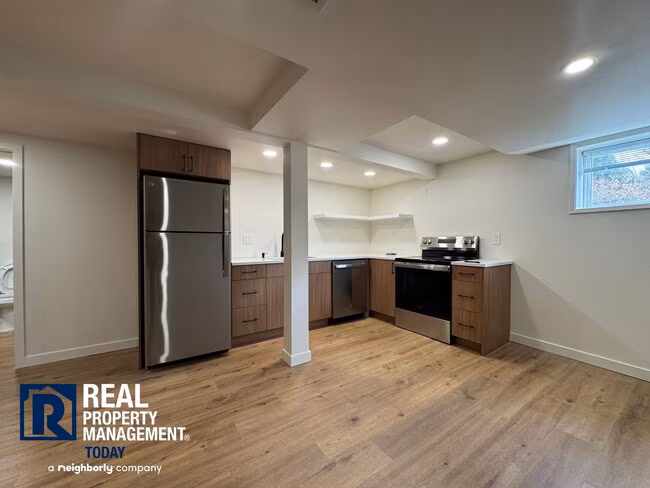 910 N Union Ave Tacoma, WA 98406 photo 3