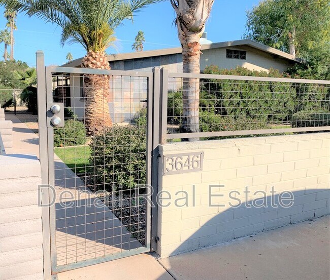 3646 E Montecito Ave photo 2