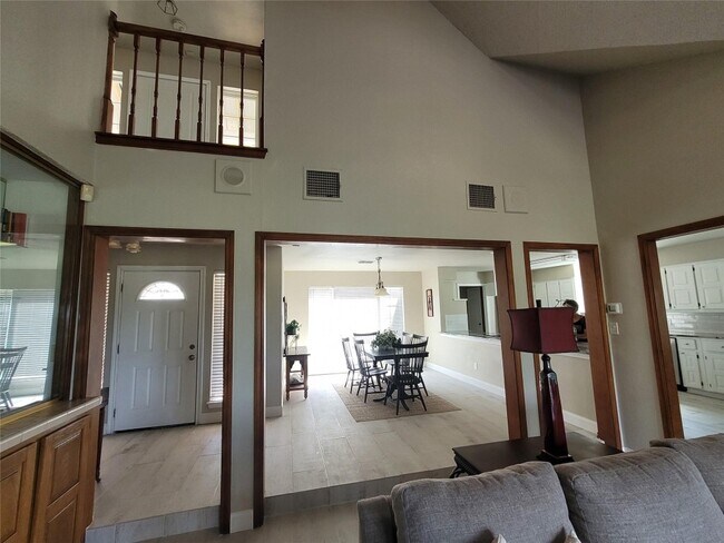 8516 Fairway Drive, Fort Worth, TX 76179 photo 2