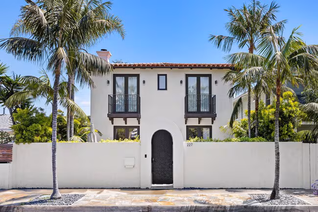 227 Neptune Ave Encinitas, CA 92024 photo 2