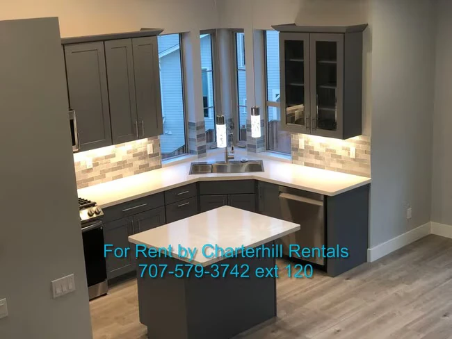 2069 Stagecoach Rd Santa Rosa, CA 95404 photo 2