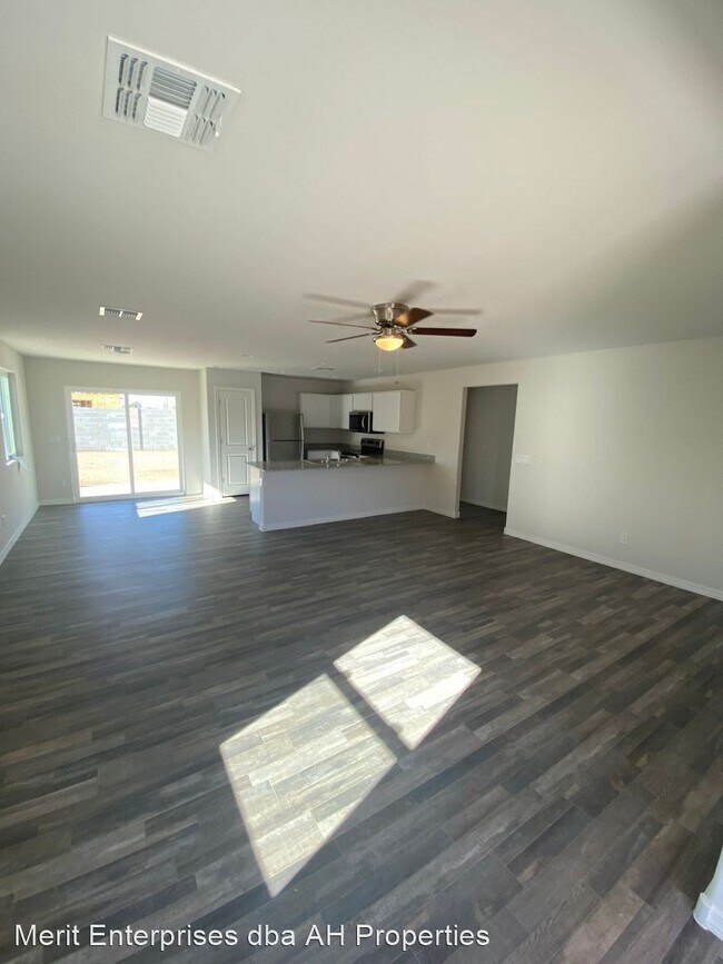2042 E Julian Dr Casa Grande, AZ 85122 photo 3