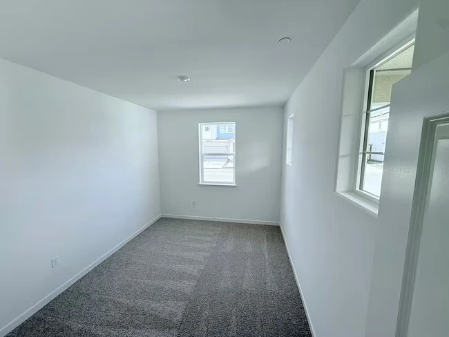 338 E Beatrice Ave Tracy, CA 95391 photo 3