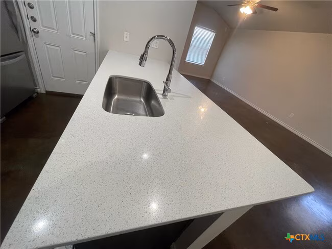 202 Lowes Blvd Killeen, TX 76542 photo 5
